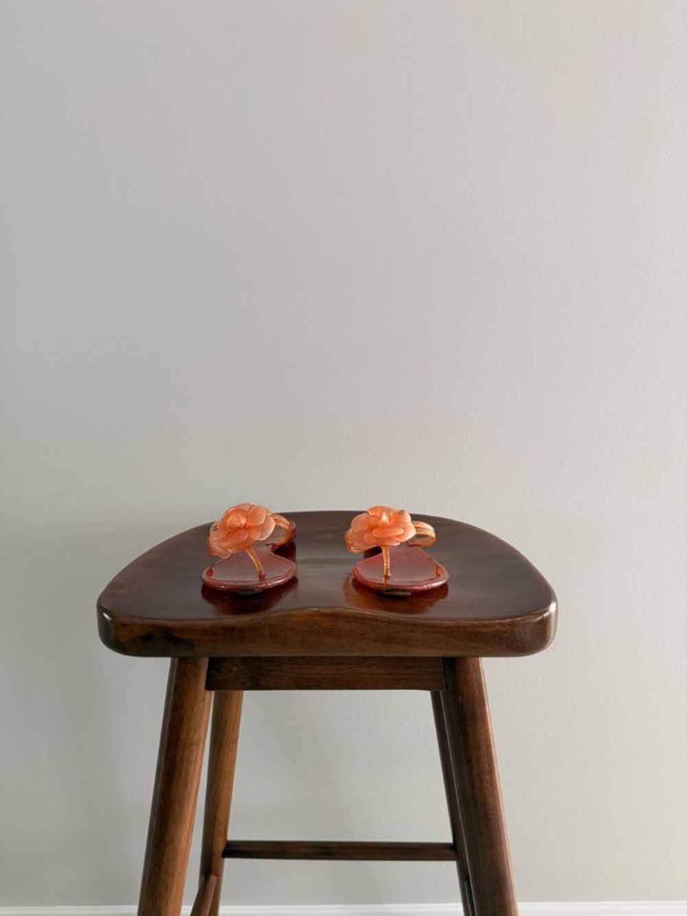 CHANEL Interlocking CC Camelia Jelly Sandals - Picture 5 of 7